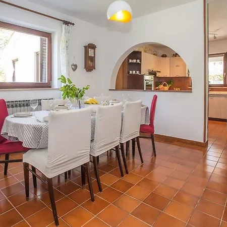 Spacious In Kukci With Swimming Pool Willa Poreč