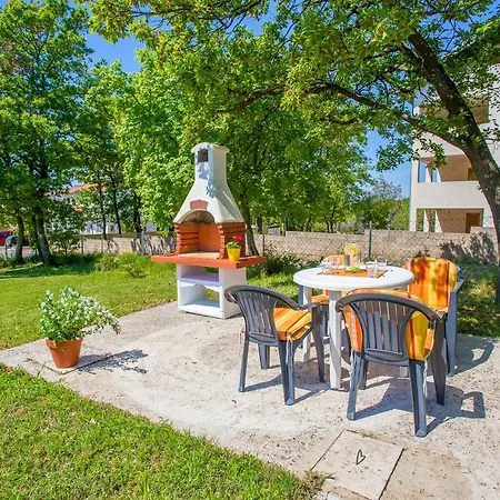 Spacious In Kukci With Swimming Pool Willa