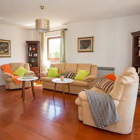 Spacious In Kukci With Swimming Pool Willa *