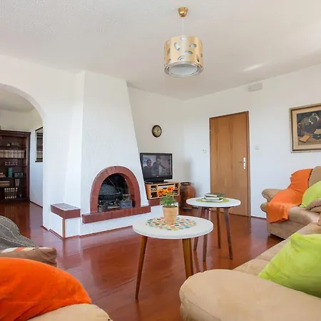 Spacious In Kukci With Swimming Pool *