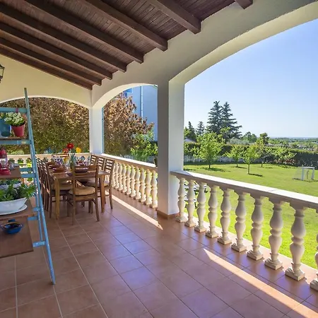 Villa Spacious In Kukci With Swimming Pool *